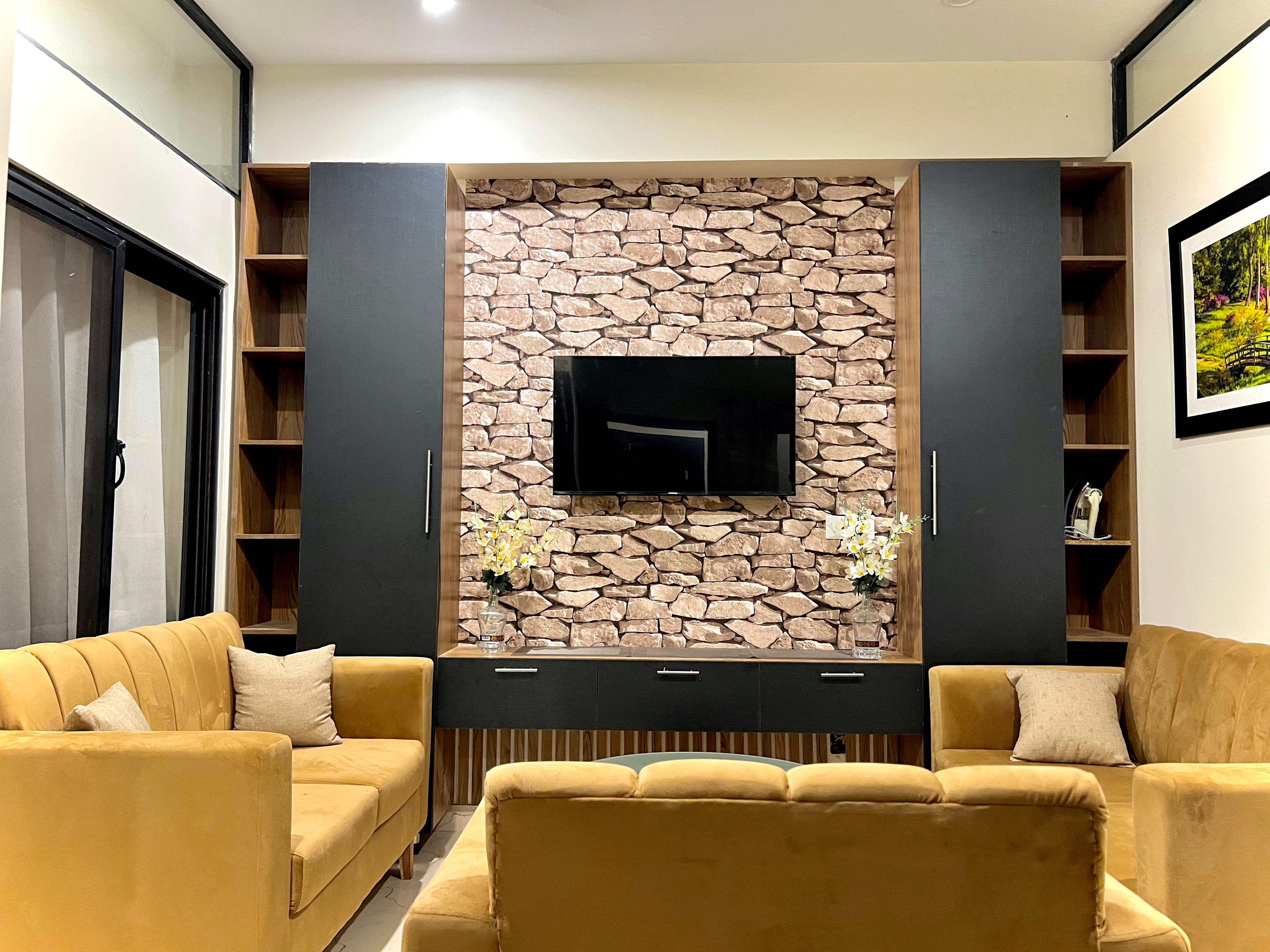 Suite 8